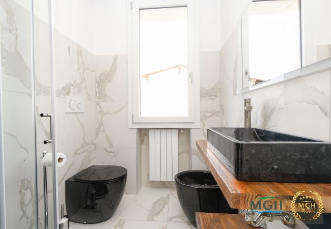 Appartamento a Sirmione - MGH Porto Deluxe Apartment Appartamento a Sirmione - MGH Porto Deluxe Apartment