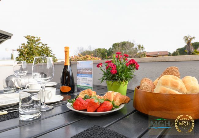 Appartamento a Sirmione - MGH Porto Deluxe Apartment Appartamento a Sirmione - MGH Porto Deluxe Apartment