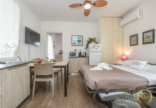 Appartamento a Peschiera del Garda - MGH - Apartment Bouganville Appartamento a Peschiera del Garda - MGH - Apartment Bouganville