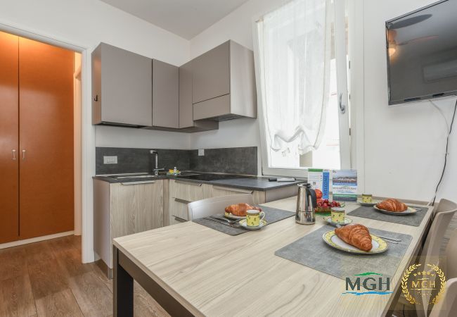 Appartamento a Peschiera del Garda - MGH - Apartment Bouganville Appartamento a Peschiera del Garda - MGH - Apartment Bouganville