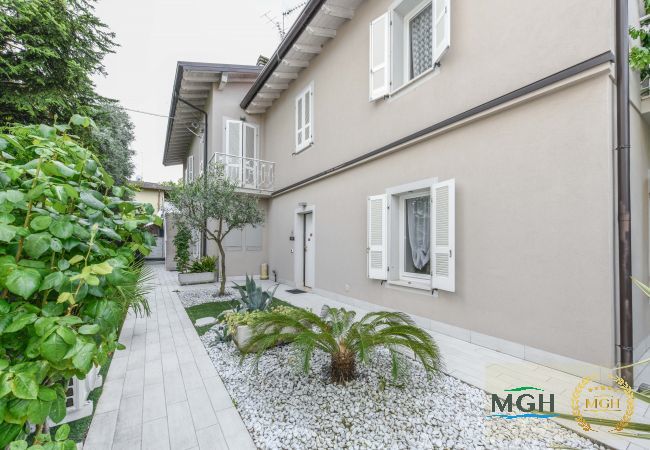 Appartamento a Peschiera del Garda - MGH - Apartment Bouganville Appartamento a Peschiera del Garda - MGH - Apartment Bouganville