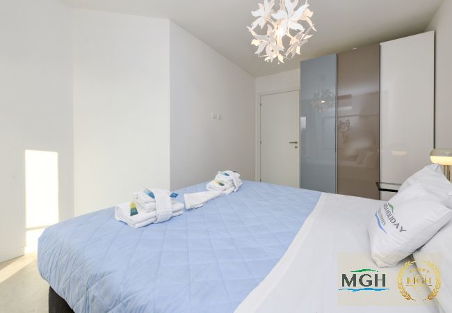 Appartamento a Sirmione - MGH Family Stay - Costa D'Oro Superior Apartment Appartamento a Sirmione - MGH Family Stay - Costa D'Oro Superior Apartment