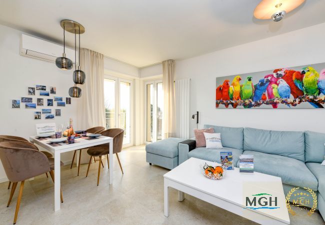 Appartamento a Sirmione - MGH Family Stay - Costa D'Oro Superior Apartment Appartamento a Sirmione - MGH Family Stay - Costa D'Oro Superior Apartment