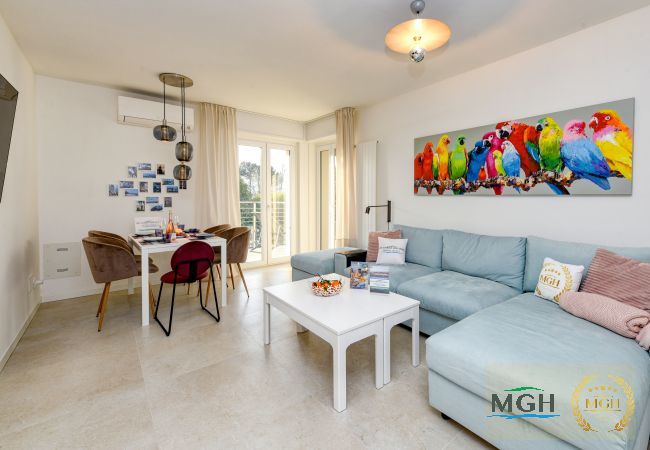 Appartamento a Sirmione - MGH Family Stay - Costa D'Oro Superior Apartment Appartamento a Sirmione - MGH Family Stay - Costa D'Oro Superior Apartment