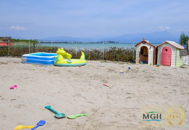 Appartamento a Sirmione - MGH Family Stay - Costa D'Oro Superior Apartment Appartamento a Sirmione - MGH Family Stay - Costa D'Oro Superior Apartment