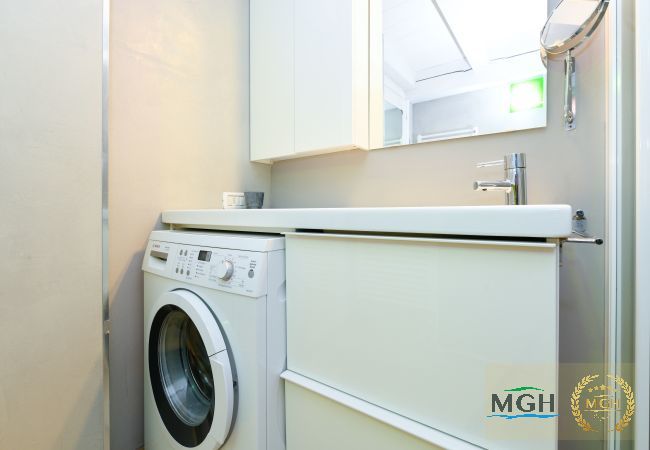 Appartamento a Sirmione - MGH Family Stay - Acquarius Resort Lake Front Appartamento a Sirmione - MGH Family Stay - Acquarius Resort Lake Front