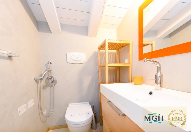 Appartamento a Sirmione - MGH Family Stay - Acquarius Resort Lake Front Appartamento a Sirmione - MGH Family Stay - Acquarius Resort Lake Front