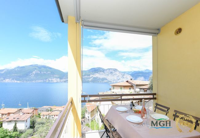 Appartamento a Brenzone - MGH Family Stay - Casa del Gabbiano Appartamento a Brenzone - MGH Family Stay - Casa del Gabbiano