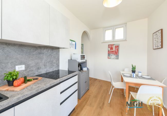 Appartamento a Brenzone - MGH Family Stay - Casa del Gabbiano Appartamento a Brenzone - MGH Family Stay - Casa del Gabbiano