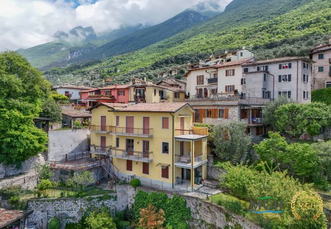 Appartamento a Brenzone - MGH Family Stay - Casa del Gabbiano Appartamento a Brenzone - MGH Family Stay - Casa del Gabbiano