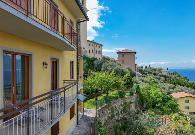 Appartamento a Brenzone - MGH Family Stay - Casa del Gabbiano Appartamento a Brenzone - MGH Family Stay - Casa del Gabbiano