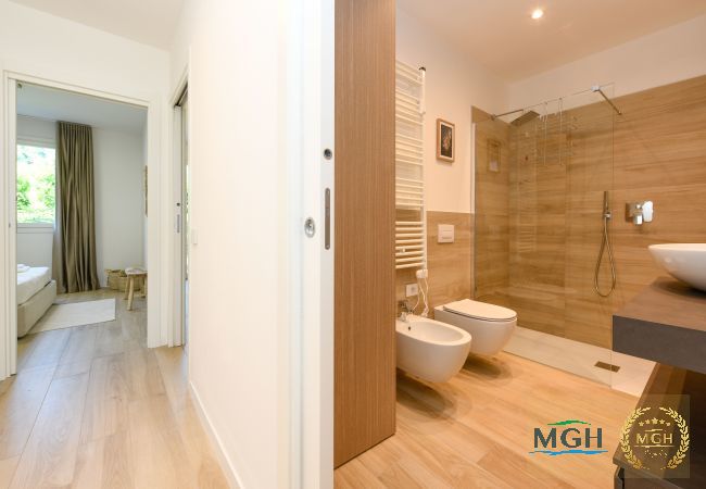 Appartamento a Desenzano del Garda - MGH Luxury - Vivere il Lago C05 Appartamento a Desenzano del Garda - MGH Luxury - Vivere il Lago C05