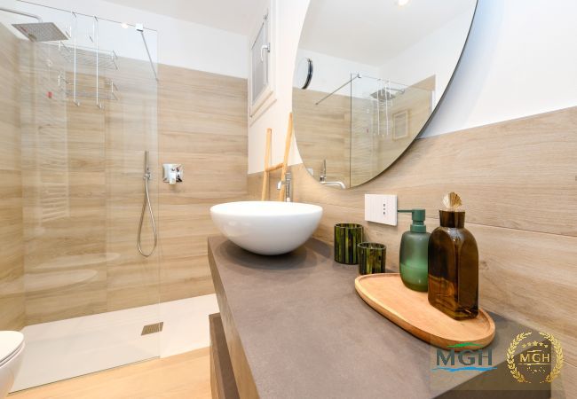 Appartamento a Desenzano del Garda - MGH Luxury - Vivere il Lago C05 Appartamento a Desenzano del Garda - MGH Luxury - Vivere il Lago C05