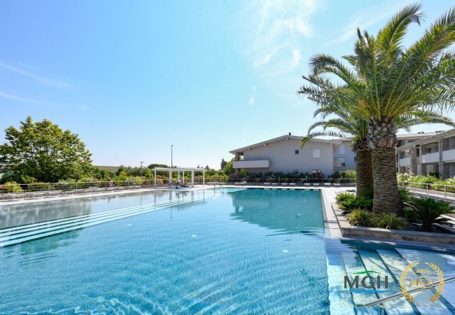 Appartamento a Desenzano del Garda - MGH Luxury - Vivere il Lago C05 Appartamento a Desenzano del Garda - MGH Luxury - Vivere il Lago C05