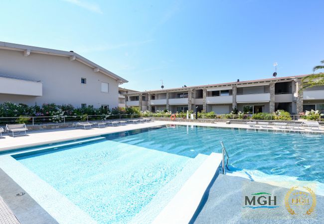 Appartamento a Desenzano del Garda - MGH Luxury - Vivere il Lago C05 Appartamento a Desenzano del Garda - MGH Luxury - Vivere il Lago C05