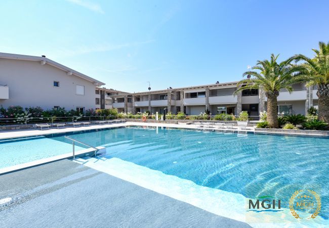 Appartamento a Desenzano del Garda - MGH Luxury - Vivere il Lago C05 Appartamento a Desenzano del Garda - MGH Luxury - Vivere il Lago C05