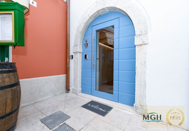 Appartamento a Brenzone - Charm Lakefront Apartment La Corte MGH Appartamento a Brenzone - Charm Lakefront Apartment La Corte MGH