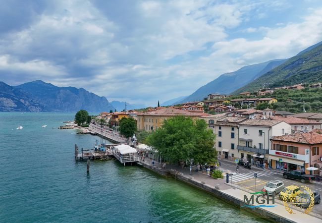 Appartamento a Brenzone - Charm Lakefront Apartment La Corte MGH Appartamento a Brenzone - Charm Lakefront Apartment La Corte MGH
