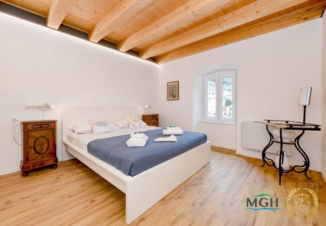 Appartamento a Brenzone - Charm Lakefront Apartment Panorama MGH Appartamento a Brenzone - Charm Lakefront Apartment Panorama MGH
