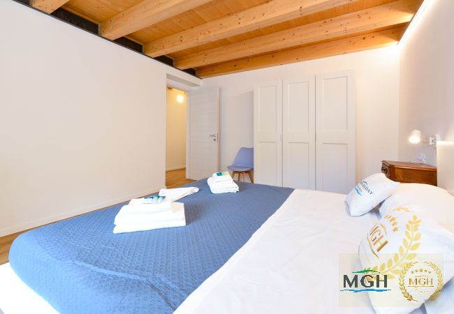 Appartamento a Brenzone - Charm Lakefront Apartment Panorama MGH Appartamento a Brenzone - Charm Lakefront Apartment Panorama MGH