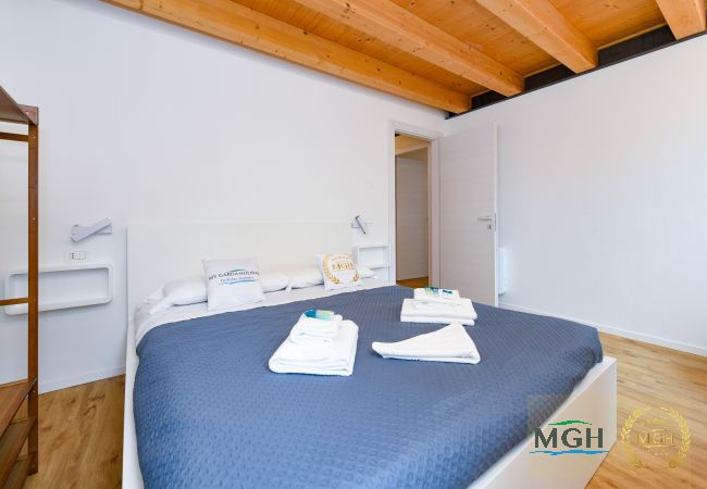 Appartamento a Brenzone - Charm Lakefront Apartment Panorama MGH Appartamento a Brenzone - Charm Lakefront Apartment Panorama MGH