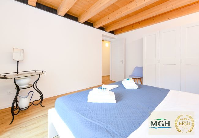 Appartamento a Brenzone - Charm Lakefront Apartment Panorama MGH Appartamento a Brenzone - Charm Lakefront Apartment Panorama MGH