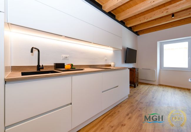 Appartamento a Brenzone - Charm Lakefront Apartment Panorama MGH Appartamento a Brenzone - Charm Lakefront Apartment Panorama MGH