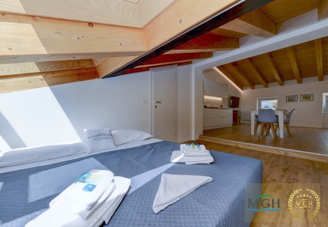Appartamento a Brenzone - Charm Lakefront Penthouse MGH Appartamento a Brenzone - Charm Lakefront Penthouse MGH