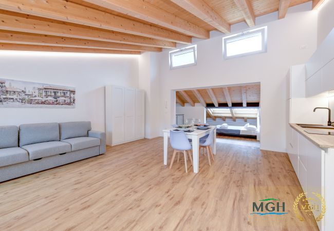 Appartamento a Brenzone - Charm Lakefront Penthouse MGH Appartamento a Brenzone - Charm Lakefront Penthouse MGH