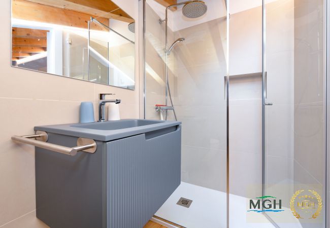 Appartamento a Brenzone - Charm Lakefront Penthouse MGH Appartamento a Brenzone - Charm Lakefront Penthouse MGH