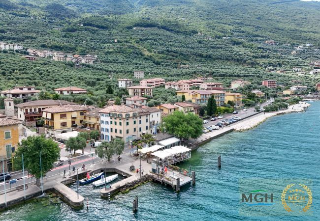 Appartamento a Brenzone - Charm Lakefront Penthouse MGH Appartamento a Brenzone - Charm Lakefront Penthouse MGH