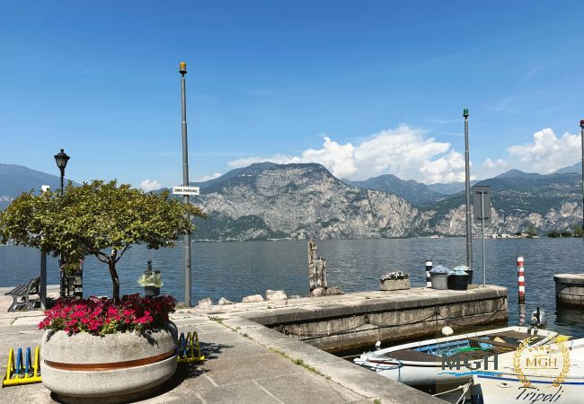 Appartamento a Brenzone - Charm Lakefront Penthouse MGH Appartamento a Brenzone - Charm Lakefront Penthouse MGH