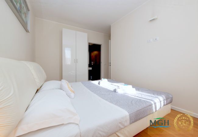 Appartamento a Peschiera del Garda - MGH Luxury -Residenza La Perla Peschiera Lakefront Appartamento a Peschiera del Garda - MGH Luxury -Residenza La Perla Peschiera Lakefront