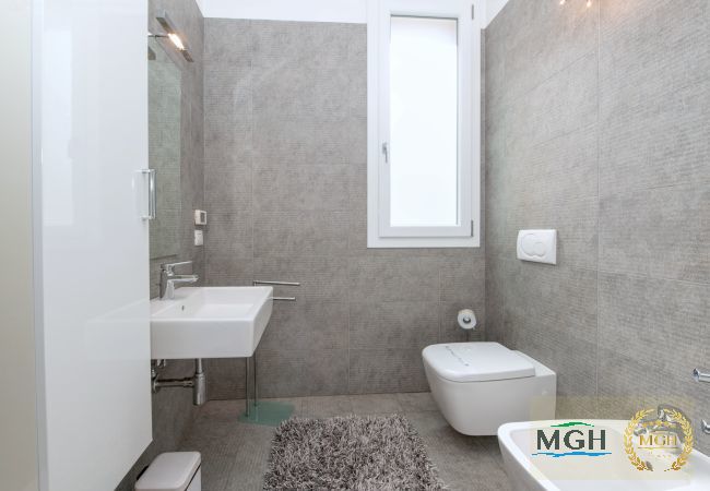 Appartamento a Peschiera del Garda - MGH Luxury -Residenza La Perla Peschiera Lakefront Appartamento a Peschiera del Garda - MGH Luxury -Residenza La Perla Peschiera Lakefront