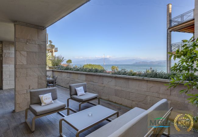 Appartamento a Peschiera del Garda - MGH Luxury -Residenza La Perla Peschiera Lakefront Appartamento a Peschiera del Garda - MGH Luxury -Residenza La Perla Peschiera Lakefront