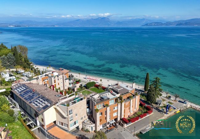 Appartamento a Peschiera del Garda - MGH Luxury -Residenza La Perla Peschiera Lakefront Appartamento a Peschiera del Garda - MGH Luxury -Residenza La Perla Peschiera Lakefront