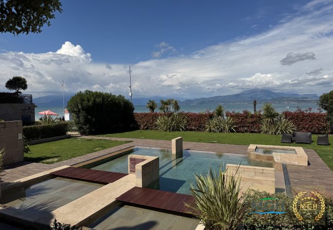 Appartamento a Peschiera del Garda - MGH Luxury -Residenza La Perla Peschiera Lakefront Appartamento a Peschiera del Garda - MGH Luxury -Residenza La Perla Peschiera Lakefront