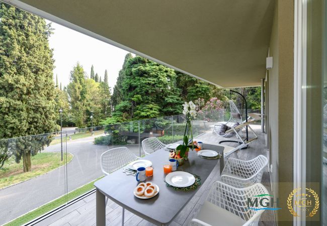 Appartamento a Gardone Riviera - MGH - Lake & Love Apartment Appartamento a Gardone Riviera - MGH - Lake & Love Apartment