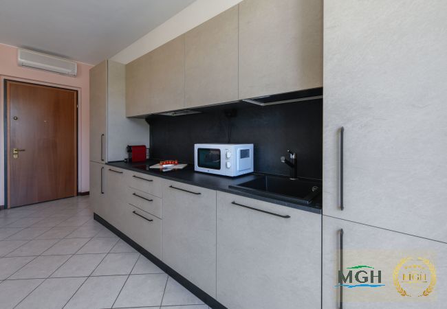Appartamento a Toscolano-Maderno - Palazzo Garda - Modern Lake Apartment 3 Appartamento a Toscolano-Maderno - Palazzo Garda - Modern Lake Apartment 3