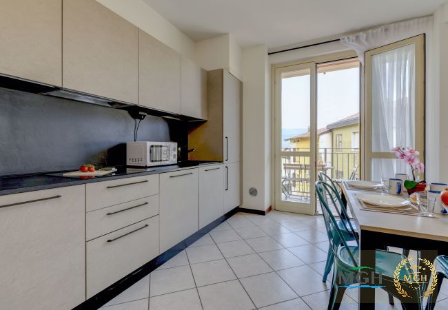Appartamento a Toscolano-Maderno - Palazzo Garda - Modern Lake Apartment 3 Appartamento a Toscolano-Maderno - Palazzo Garda - Modern Lake Apartment 3