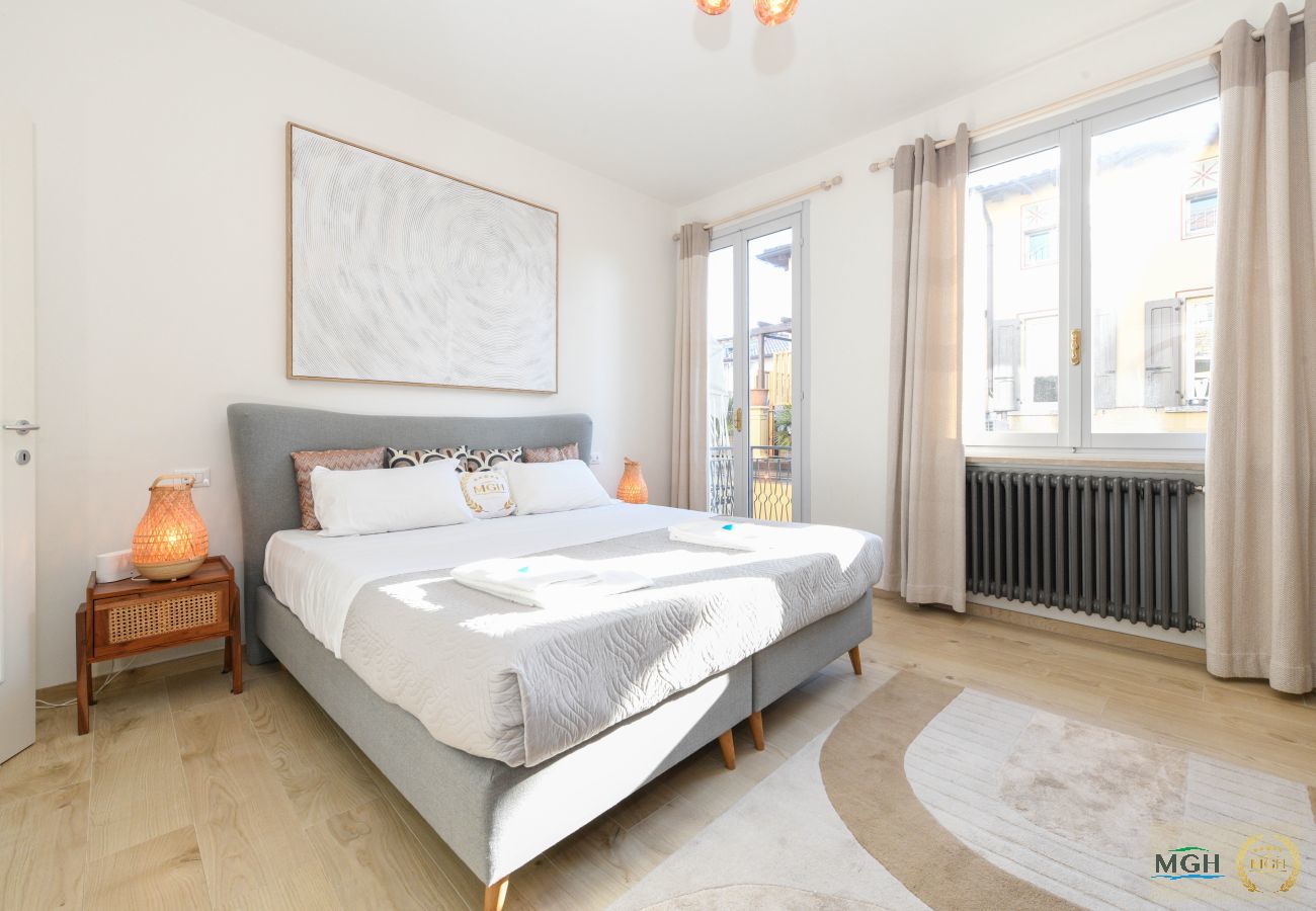 Casa a Desenzano del Garda - MGH Luxury- Sunset Lakeview House Desenzano