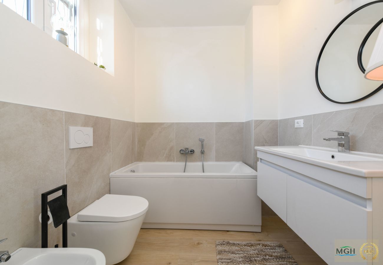 Casa a Desenzano del Garda - MGH Luxury- Sunset Lakeview House Desenzano