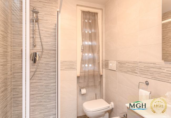 Ferienwohnung in Sirmione - Holiday Sirmione B12 Ferienwohnung in Sirmione - Holiday Sirmione B12
