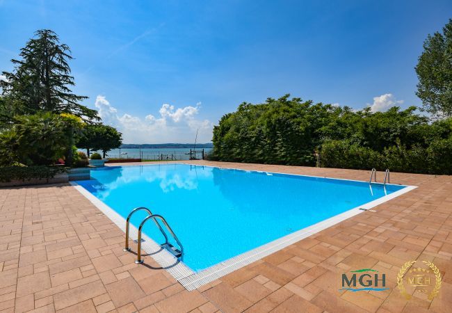 Ferienwohnung in Sirmione - Holiday Sirmione B12 Ferienwohnung in Sirmione - Holiday Sirmione B12