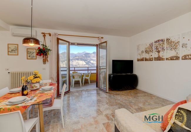 Ferienwohnung in Malcesine - Garden Residence Malcesine Lake View Apartment 39 Ferienwohnung in Malcesine - Garden Residence Malcesine Lake View Apartment 39