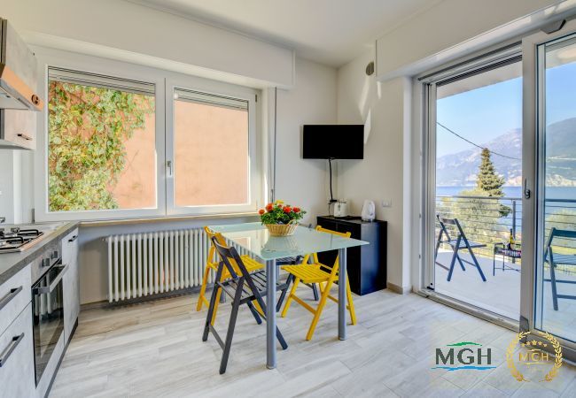 Ferienwohnung in Brenzone - Holiday Apartments Brenzone - Studio BALDO Ferienwohnung in Brenzone - Holiday Apartments Brenzone - Studio BALDO