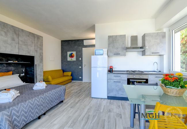 Ferienwohnung in Brenzone - Holiday Apartments Brenzone - Studio BALDO Ferienwohnung in Brenzone - Holiday Apartments Brenzone - Studio BALDO