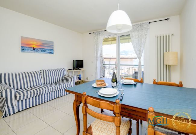 Ferienwohnung in Malcesine - MALCESINE SKY APARTMENT Ferienwohnung in Malcesine - MALCESINE SKY APARTMENT