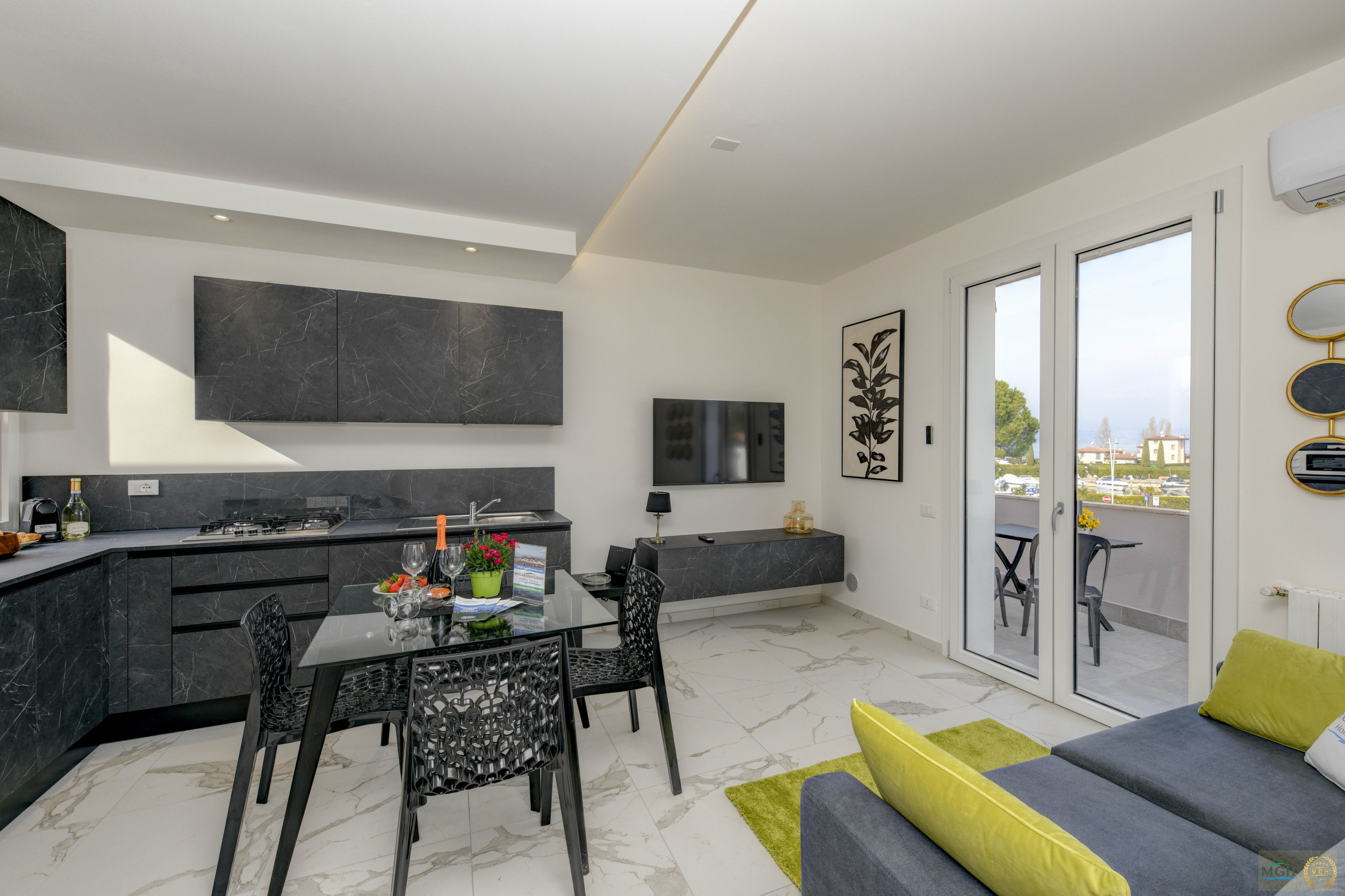  in Sirmione - MGH- Porto Deluxe Apartment