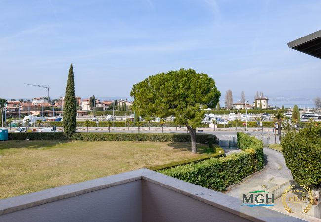 Ferienwohnung in Sirmione - MGH Porto Deluxe Apartment Ferienwohnung in Sirmione - MGH Porto Deluxe Apartment